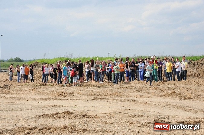 Zdjęcie w galerii na portalu naszraciborz.pl: Młodzi Polacy i Czesi uczą się biznesu. Wczoraj odwiedzali przedsiębiorstwa wiadomości z regionu