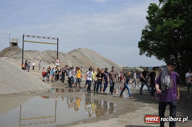 Zdjęcie w galerii na portalu naszraciborz.pl: Młodzi Polacy i Czesi uczą się biznesu. Wczoraj odwiedzali przedsiębiorstwa wiadomości z regionu