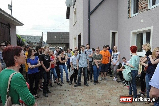 Zdjęcie w galerii na portalu naszraciborz.pl: Młodzi Polacy i Czesi uczą się biznesu. Wczoraj odwiedzali przedsiębiorstwa wiadomości z regionu