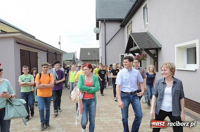 Zdjęcie w galerii na portalu naszraciborz.pl: Młodzi Polacy i Czesi uczą się biznesu. Wczoraj odwiedzali przedsiębiorstwa wiadomości z regionu