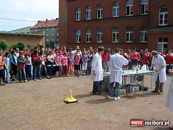 Zdjęcie w galerii na portalu naszraciborz.pl: II Festiwal nauki w Gimnazjum nr 5 wiadomości z regionu