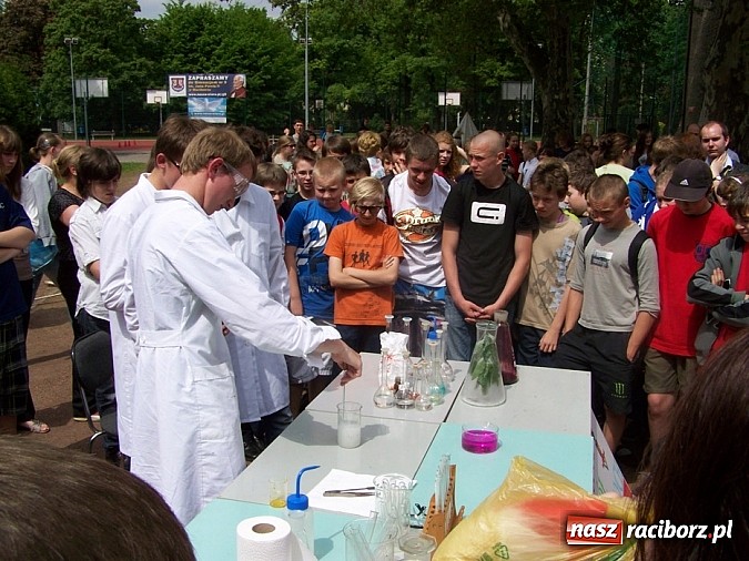 Zdjęcie w galerii na portalu naszraciborz.pl: II Festiwal nauki w Gimnazjum nr 5 wiadomości z regionu