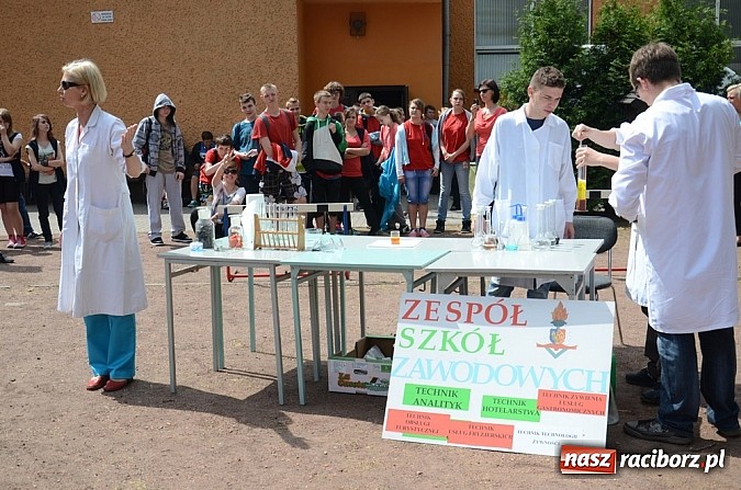 Zdjęcie w galerii na portalu naszraciborz.pl: II Festiwal nauki w Gimnazjum nr 5 wiadomości z regionu