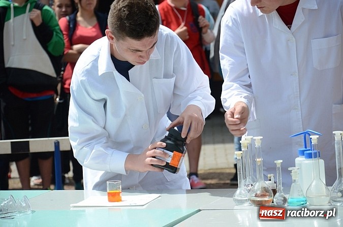 Zdjęcie w galerii na portalu naszraciborz.pl: II Festiwal nauki w Gimnazjum nr 5 wiadomości z regionu