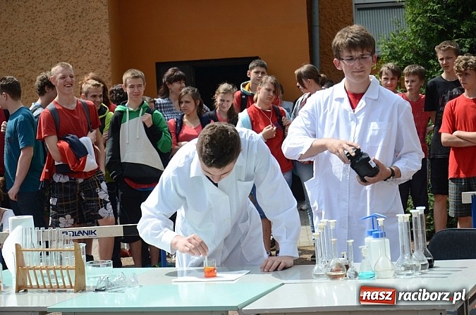 Zdjęcie w galerii na portalu naszraciborz.pl: II Festiwal nauki w Gimnazjum nr 5 wiadomości z regionu
