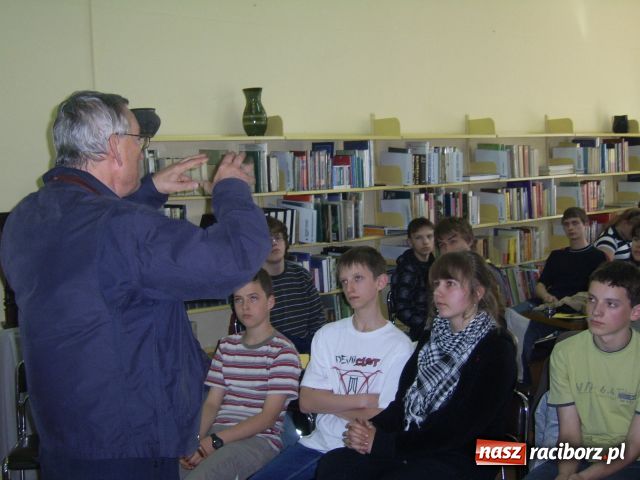 Zdjęcie w galerii na portalu naszraciborz.pl: Światowy Dzień Książki z Andrzejem Żakiem wiadomości z regionu