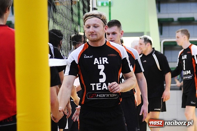 Zdjęcie w galerii na portalu naszraciborz.pl: Enter El-Bis Instal uratował honor Raciborza wiadomości z regionu