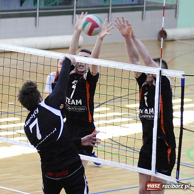 Zdjęcie w galerii na portalu naszraciborz.pl: Enter El-Bis Instal uratował honor Raciborza wiadomości z regionu