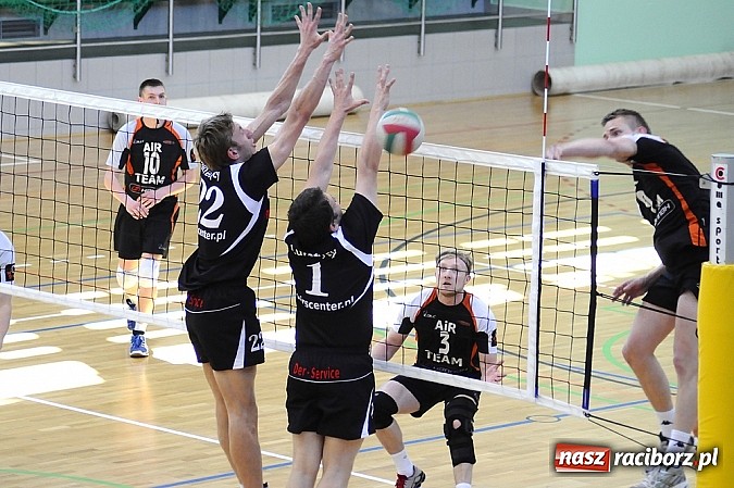 Zdjęcie w galerii na portalu naszraciborz.pl: Enter El-Bis Instal uratował honor Raciborza wiadomości z regionu