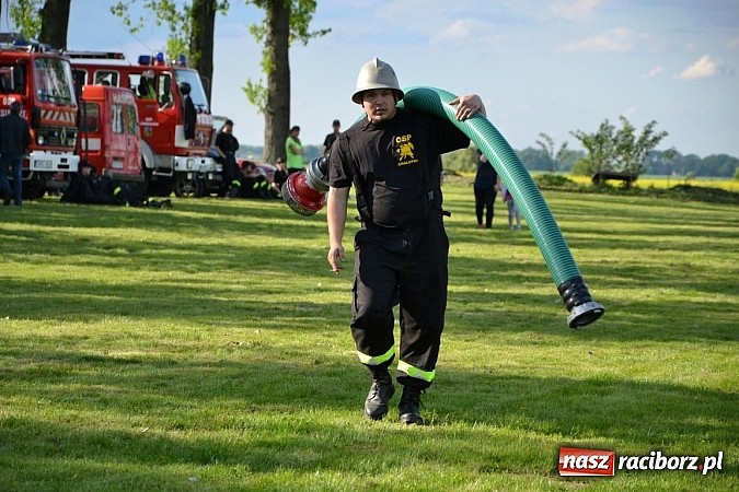Zdjęcie w galerii na portalu naszraciborz.pl: VI strażackie zawody na czas w Rudyszwałdzie wiadomości z regionu