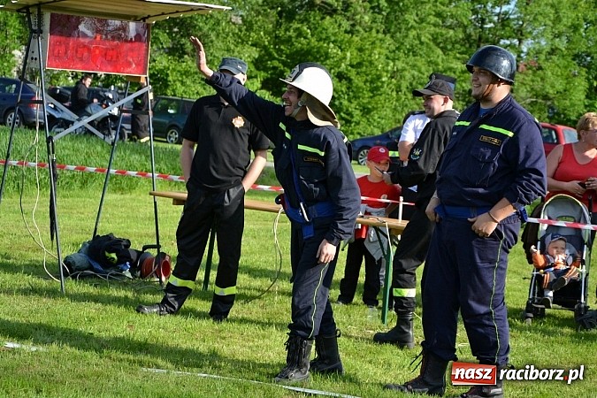 Zdjęcie w galerii na portalu naszraciborz.pl: VI strażackie zawody na czas w Rudyszwałdzie wiadomości z regionu