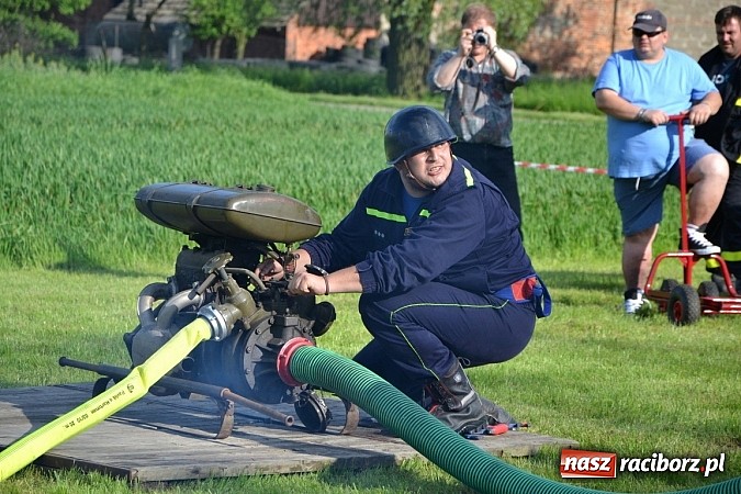 Zdjęcie w galerii na portalu naszraciborz.pl: VI strażackie zawody na czas w Rudyszwałdzie wiadomości z regionu