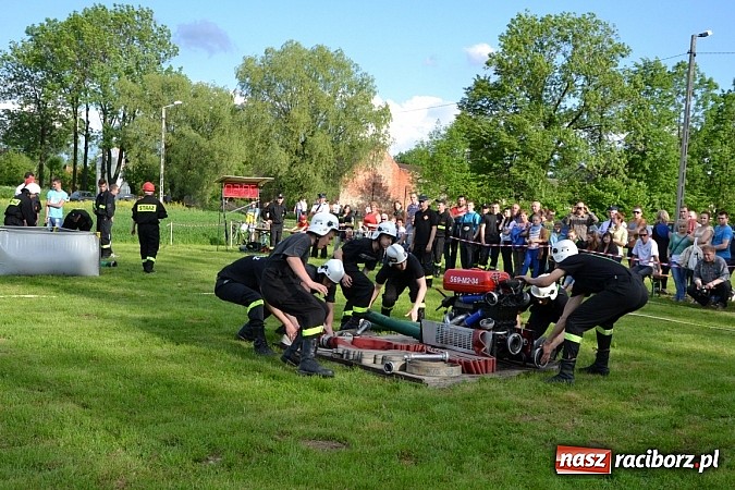 Zdjęcie w galerii na portalu naszraciborz.pl: VI strażackie zawody na czas w Rudyszwałdzie wiadomości z regionu
