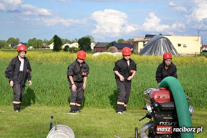 Zdjęcie w galerii na portalu naszraciborz.pl: VI strażackie zawody na czas w Rudyszwałdzie wiadomości z regionu