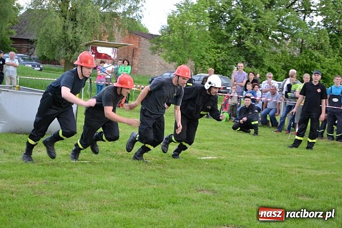 Zdjęcie w galerii na portalu naszraciborz.pl: VI strażackie zawody na czas w Rudyszwałdzie wiadomości z regionu
