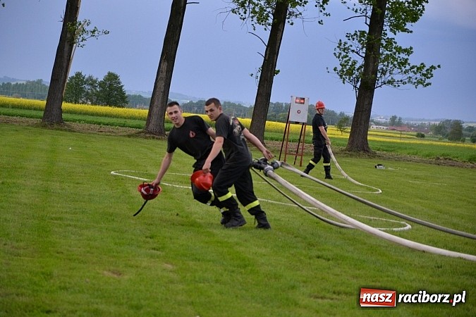 Zdjęcie w galerii na portalu naszraciborz.pl: VI strażackie zawody na czas w Rudyszwałdzie wiadomości z regionu