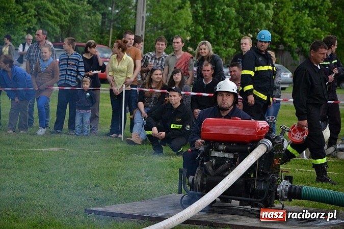 Zdjęcie w galerii na portalu naszraciborz.pl: VI strażackie zawody na czas w Rudyszwałdzie wiadomości z regionu