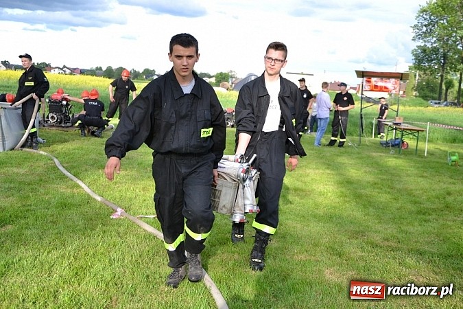 Zdjęcie w galerii na portalu naszraciborz.pl: VI strażackie zawody na czas w Rudyszwałdzie wiadomości z regionu