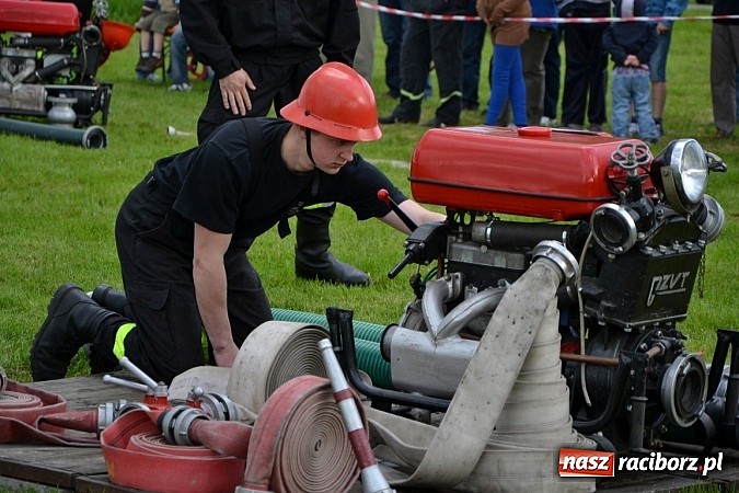 Zdjęcie w galerii na portalu naszraciborz.pl: VI strażackie zawody na czas w Rudyszwałdzie wiadomości z regionu
