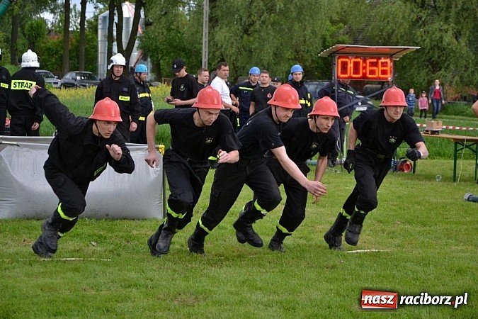 Zdjęcie w galerii na portalu naszraciborz.pl: VI strażackie zawody na czas w Rudyszwałdzie wiadomości z regionu