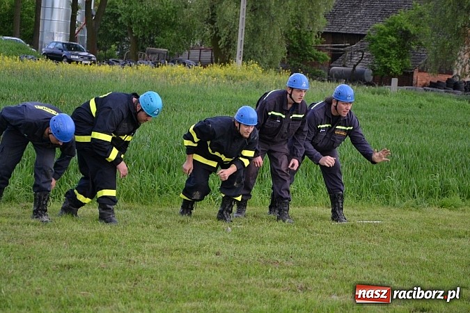 Zdjęcie w galerii na portalu naszraciborz.pl: VI strażackie zawody na czas w Rudyszwałdzie wiadomości z regionu