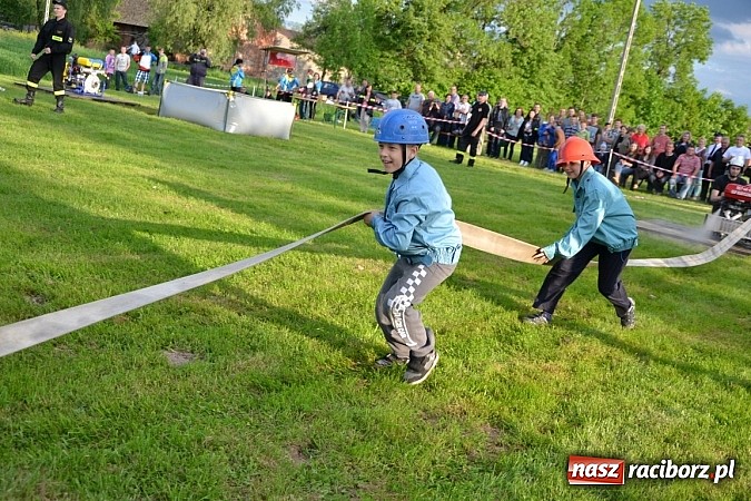 Zdjęcie w galerii na portalu naszraciborz.pl: VI strażackie zawody na czas w Rudyszwałdzie wiadomości z regionu