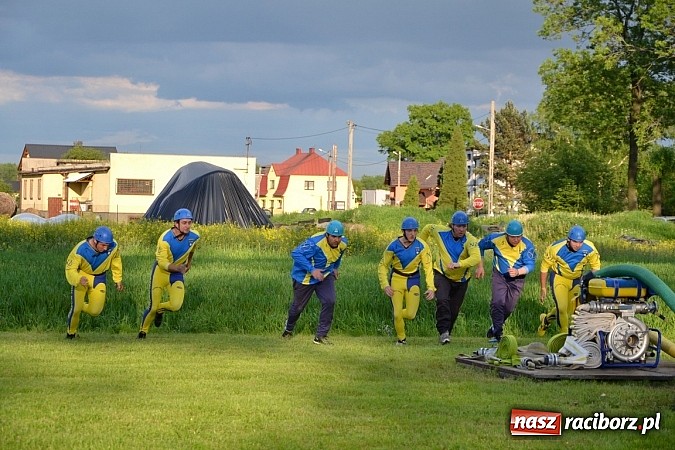 Zdjęcie w galerii na portalu naszraciborz.pl: VI strażackie zawody na czas w Rudyszwałdzie wiadomości z regionu