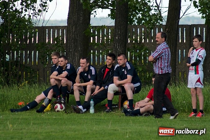 Zdjęcie w galerii na portalu naszraciborz.pl: Owsiszcze górą w starciu beniaminków wiadomości z regionu