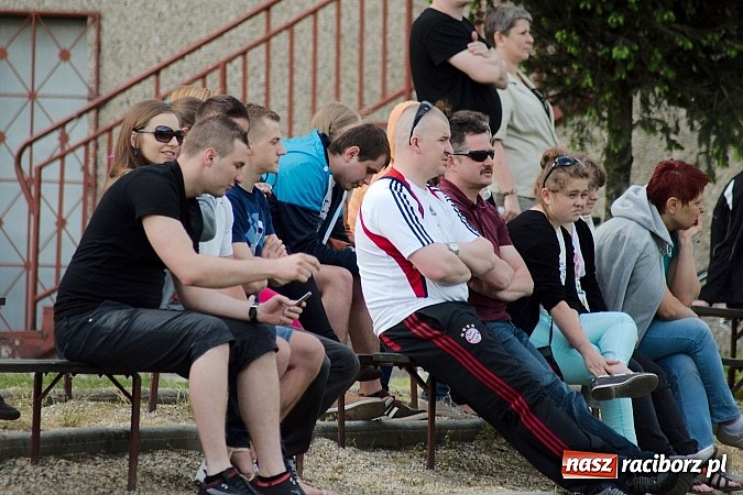 Zdjęcie w galerii na portalu naszraciborz.pl: Owsiszcze górą w starciu beniaminków wiadomości z regionu