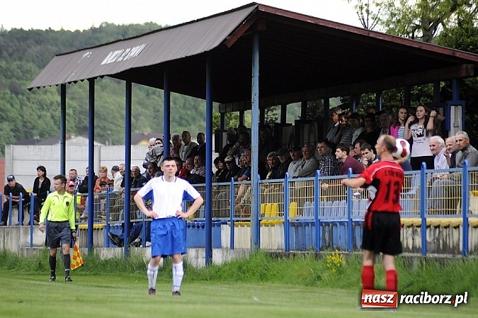 Zdjęcie w galerii na portalu naszraciborz.pl: Rafako z Syrynią na remis wiadomości z regionu