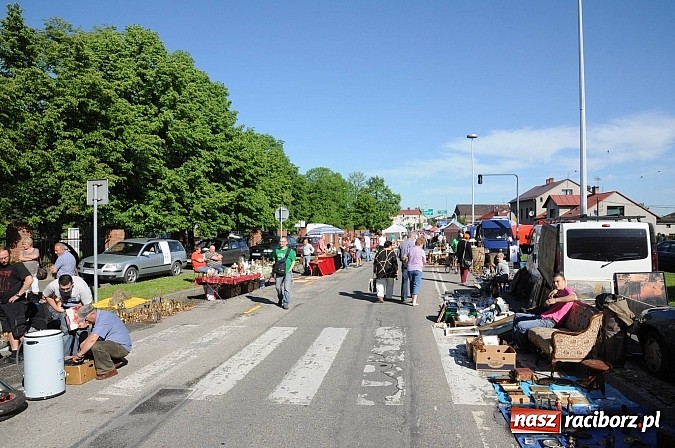 Zdjęcie w galerii na portalu naszraciborz.pl: Rekord frekwencji na jarmarku w Chałupkach wiadomości z regionu