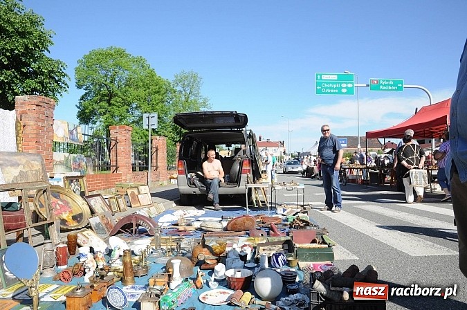 Zdjęcie w galerii na portalu naszraciborz.pl: Rekord frekwencji na jarmarku w Chałupkach wiadomości z regionu