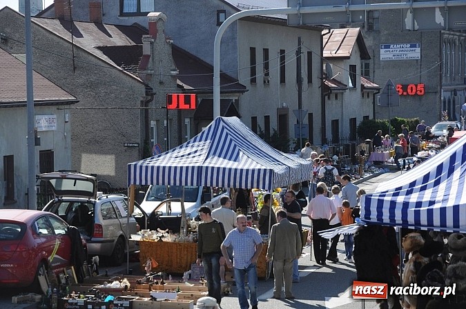 Zdjęcie w galerii na portalu naszraciborz.pl: Rekord frekwencji na jarmarku w Chałupkach wiadomości z regionu