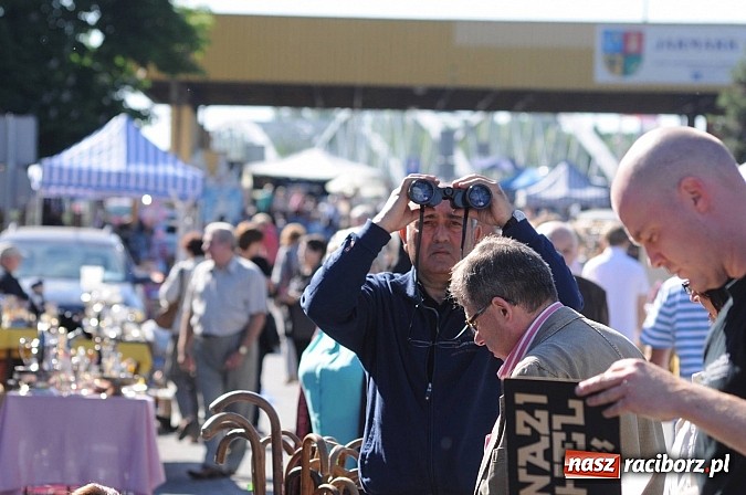 Zdjęcie w galerii na portalu naszraciborz.pl: Rekord frekwencji na jarmarku w Chałupkach wiadomości z regionu
