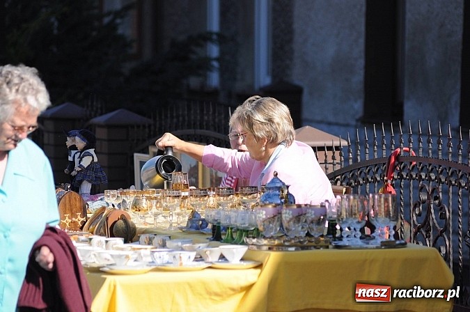 Zdjęcie w galerii na portalu naszraciborz.pl: Rekord frekwencji na jarmarku w Chałupkach wiadomości z regionu