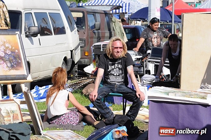 Zdjęcie w galerii na portalu naszraciborz.pl: Rekord frekwencji na jarmarku w Chałupkach wiadomości z regionu