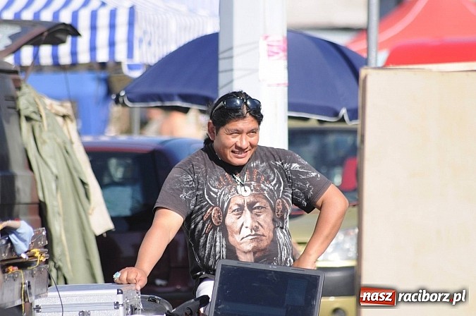 Zdjęcie w galerii na portalu naszraciborz.pl: Rekord frekwencji na jarmarku w Chałupkach wiadomości z regionu