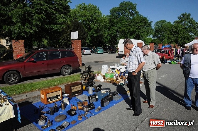 Zdjęcie w galerii na portalu naszraciborz.pl: Rekord frekwencji na jarmarku w Chałupkach wiadomości z regionu