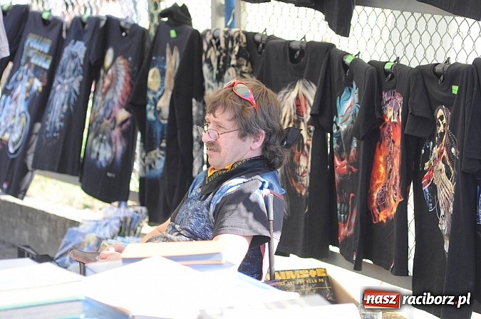 Zdjęcie w galerii na portalu naszraciborz.pl: Rekord frekwencji na jarmarku w Chałupkach wiadomości z regionu
