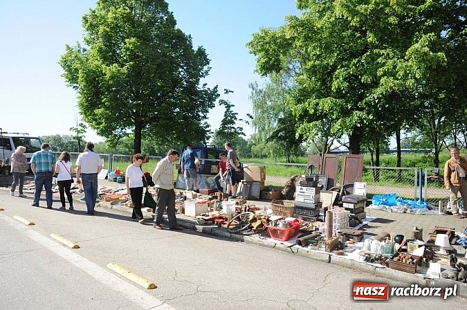 Zdjęcie w galerii na portalu naszraciborz.pl: Rekord frekwencji na jarmarku w Chałupkach wiadomości z regionu
