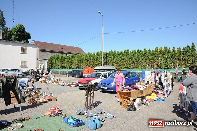 Zdjęcie w galerii na portalu naszraciborz.pl: Rekord frekwencji na jarmarku w Chałupkach wiadomości z regionu