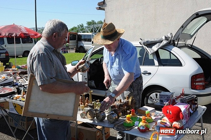 Zdjęcie w galerii na portalu naszraciborz.pl: Rekord frekwencji na jarmarku w Chałupkach wiadomości z regionu