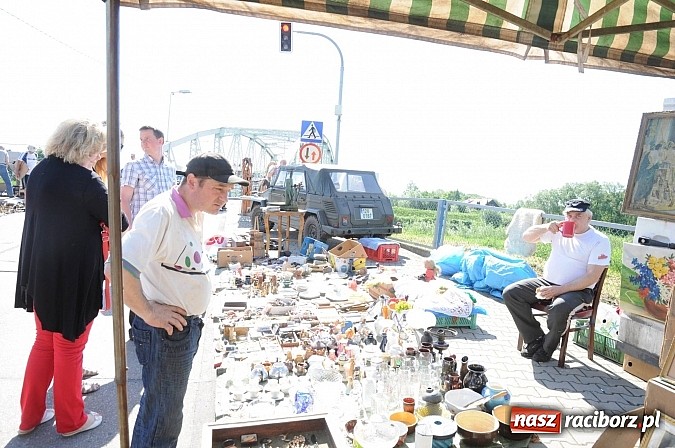 Zdjęcie w galerii na portalu naszraciborz.pl: Rekord frekwencji na jarmarku w Chałupkach wiadomości z regionu