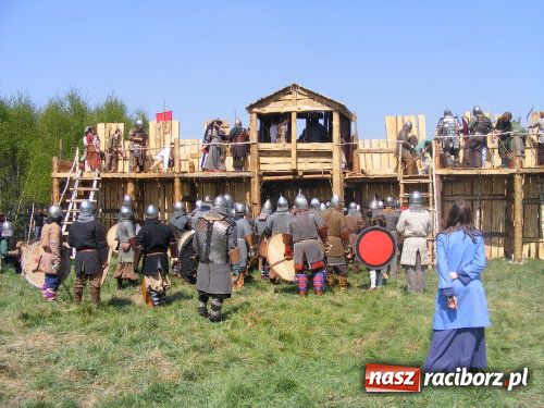 Zdjęcie w galerii na portalu naszraciborz.pl: Nie pozwolili zdobyć grodu wiadomości z regionu