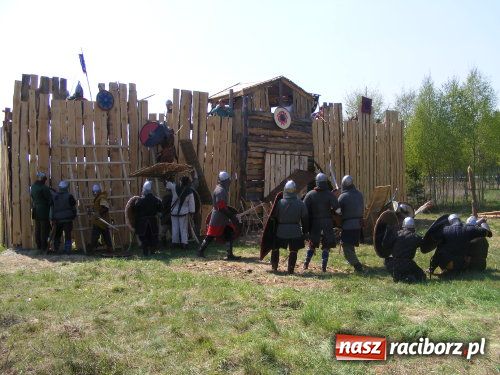 Zdjęcie w galerii na portalu naszraciborz.pl: Nie pozwolili zdobyć grodu wiadomości z regionu