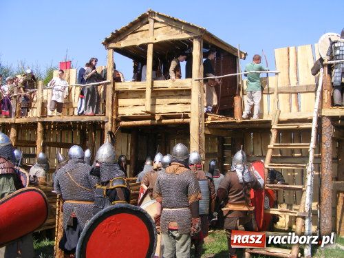 Zdjęcie w galerii na portalu naszraciborz.pl: Nie pozwolili zdobyć grodu wiadomości z regionu