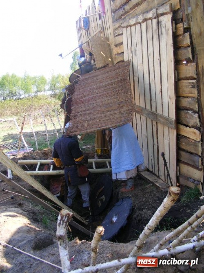 Zdjęcie w galerii na portalu naszraciborz.pl: Nie pozwolili zdobyć grodu wiadomości z regionu