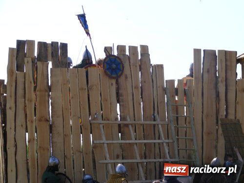 Zdjęcie w galerii na portalu naszraciborz.pl: Nie pozwolili zdobyć grodu wiadomości z regionu