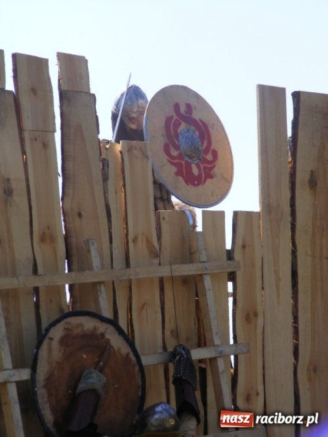 Zdjęcie w galerii na portalu naszraciborz.pl: Nie pozwolili zdobyć grodu wiadomości z regionu