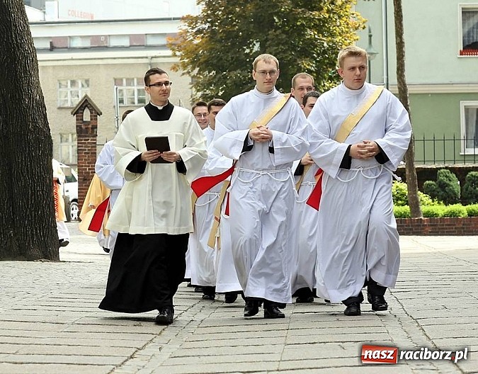 Zdjęcie w galerii na portalu naszraciborz.pl: Święcenia prezbiteratu w katedrze opolskiej wiadomości z regionu